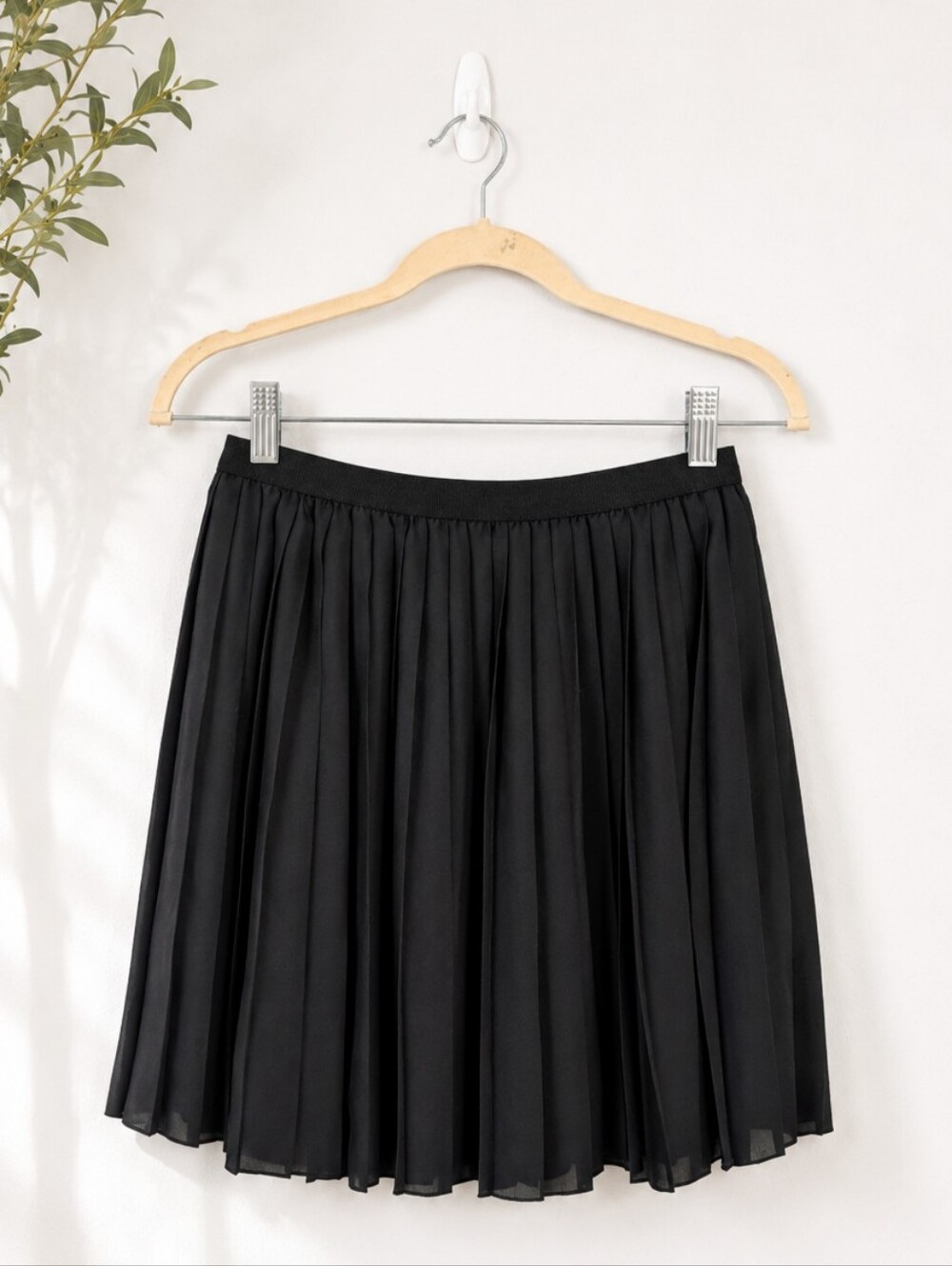 Uniqlo Black Pleated Mini Skirt S Small